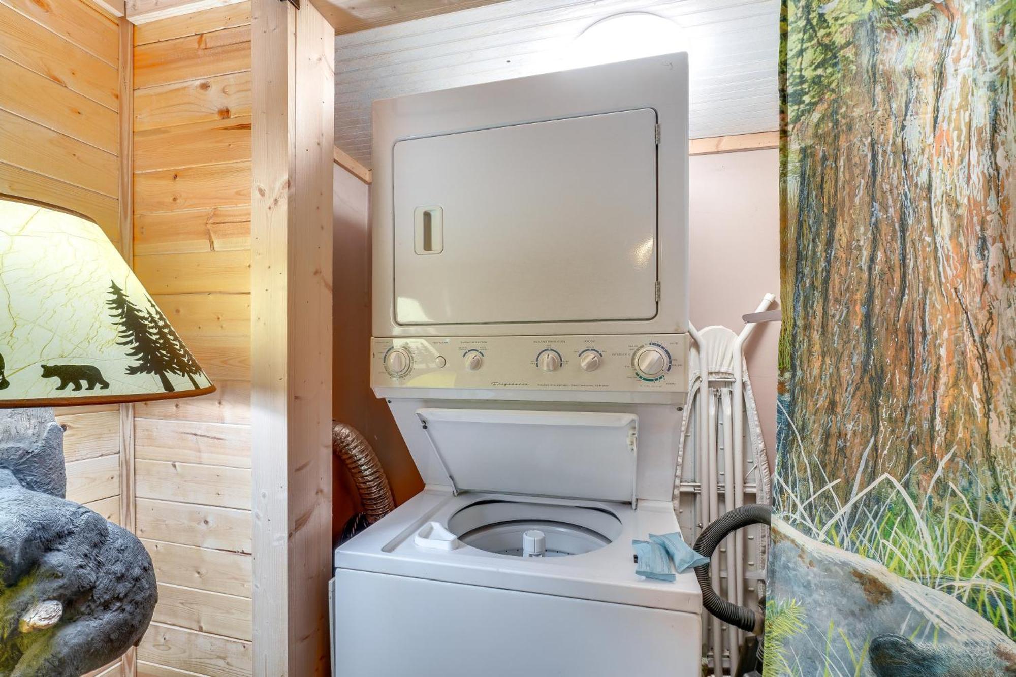 Just Fur Relaxin Sevierville Cabin With Hot Tub! Екстериор снимка