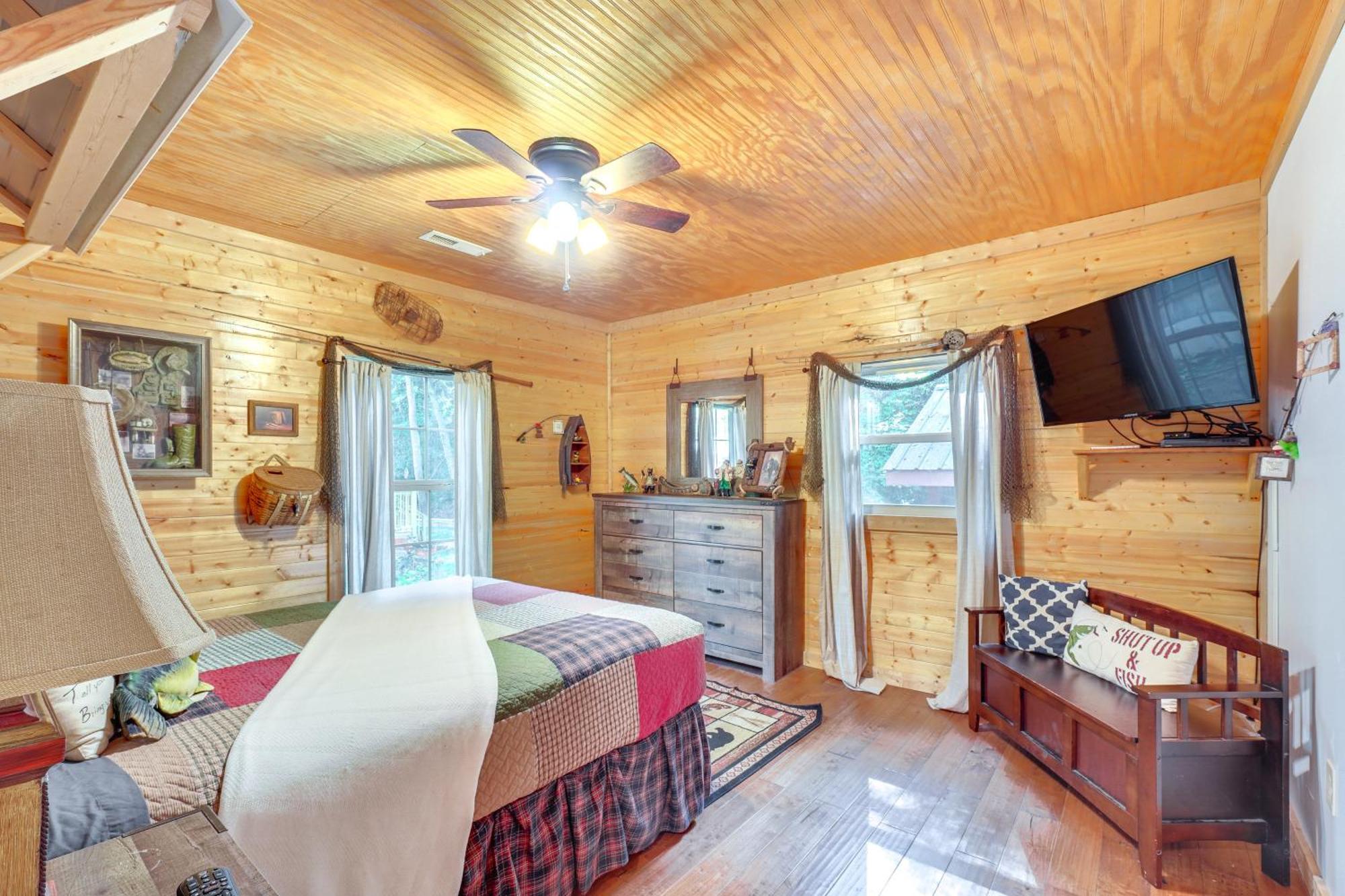 Just Fur Relaxin Sevierville Cabin With Hot Tub! Екстериор снимка
