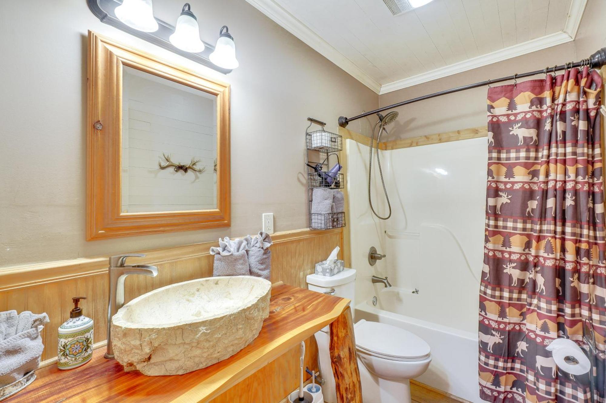 Just Fur Relaxin Sevierville Cabin With Hot Tub! Екстериор снимка