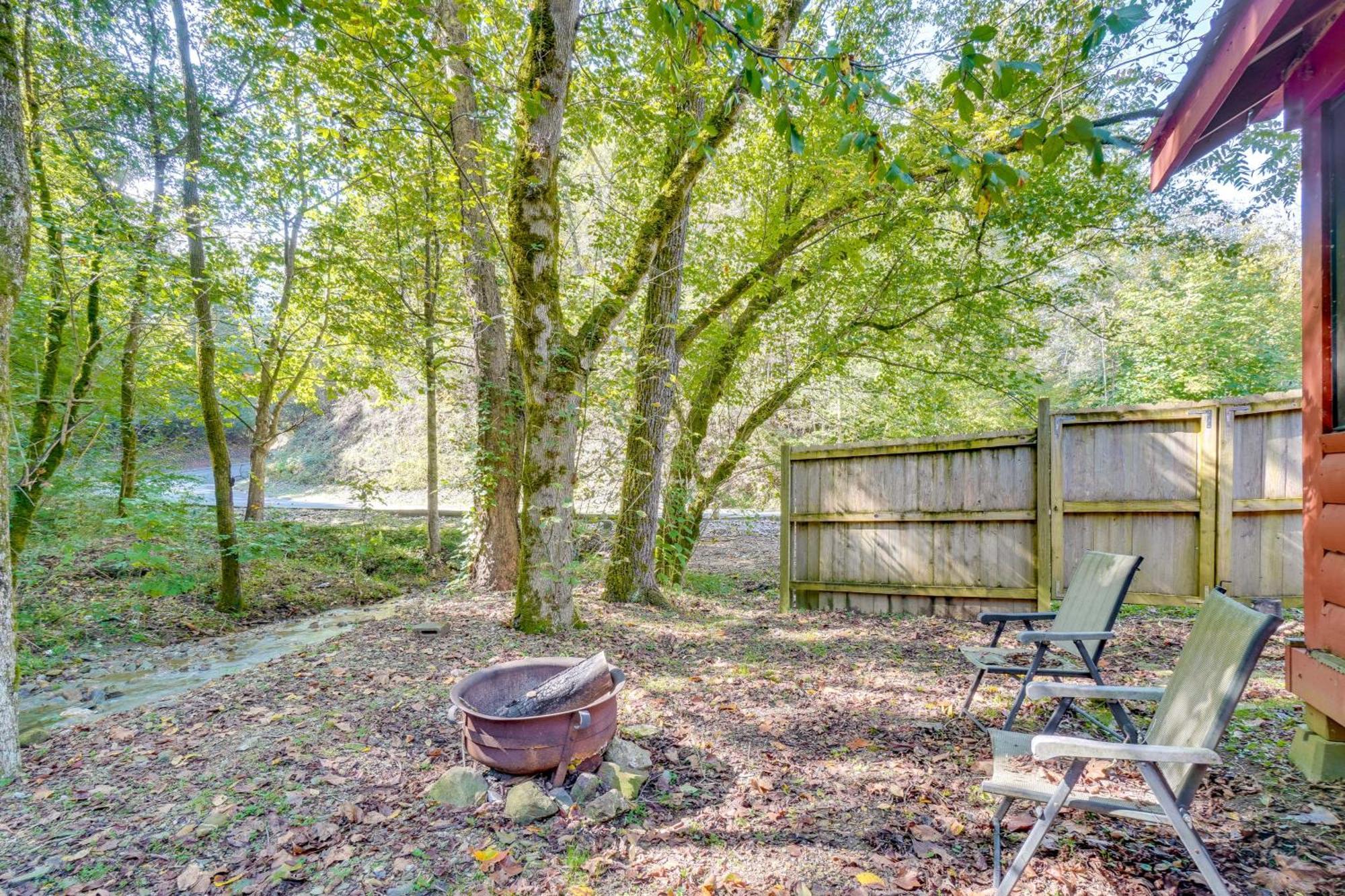 Just Fur Relaxin Sevierville Cabin With Hot Tub! Екстериор снимка