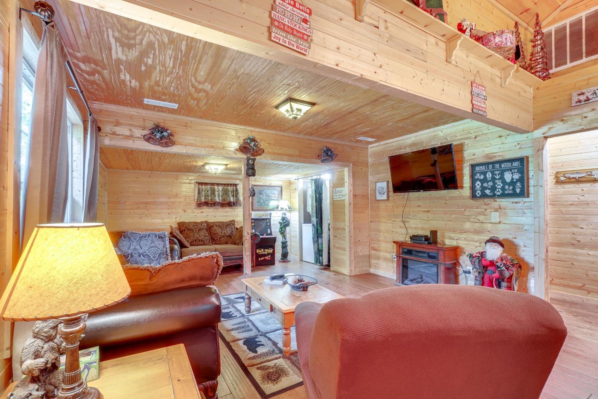 Just Fur Relaxin Sevierville Cabin With Hot Tub! Екстериор снимка