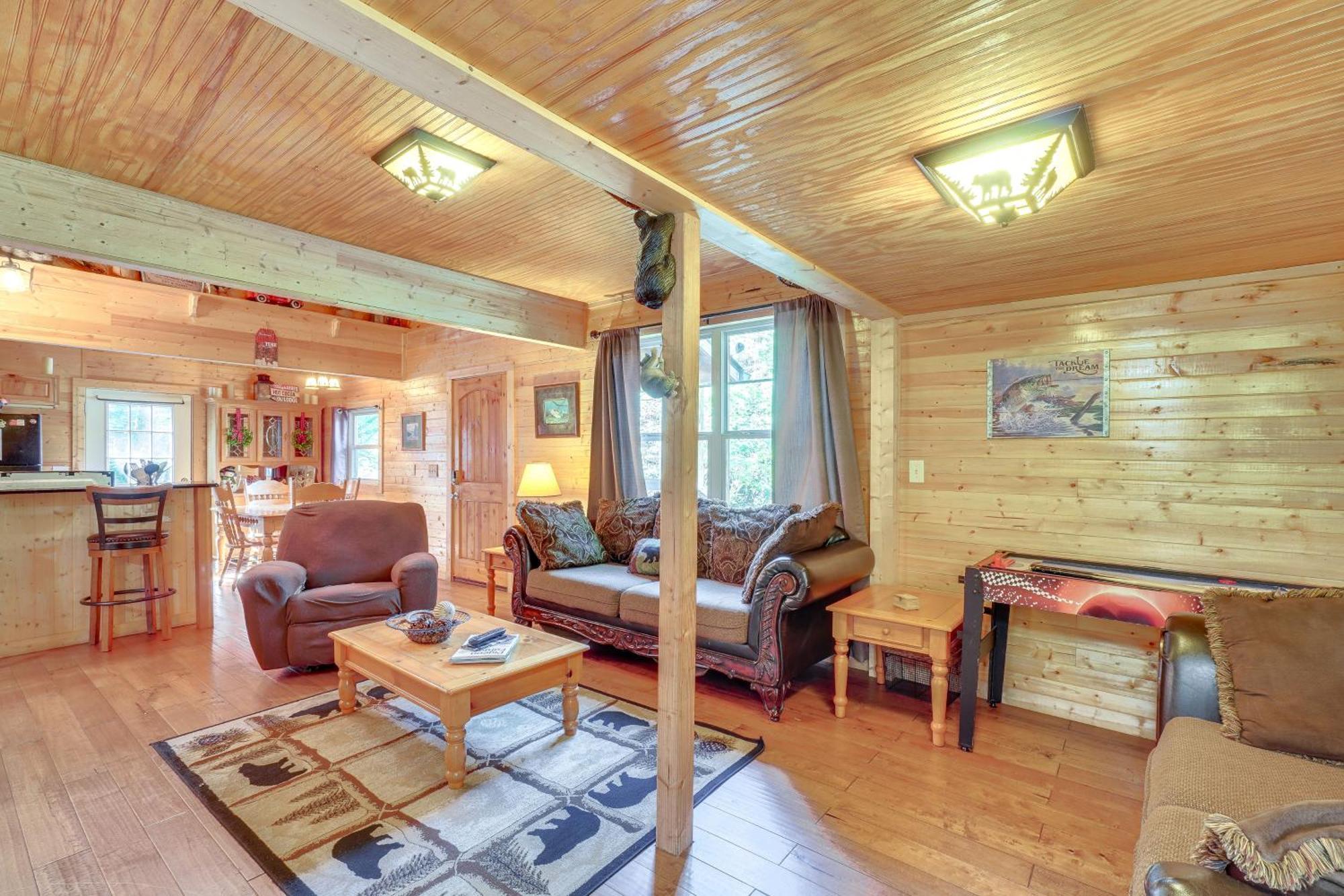 Just Fur Relaxin Sevierville Cabin With Hot Tub! Екстериор снимка